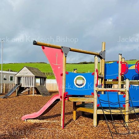 New Quay 3-Bedroom Holiday Home With Valley Views מראה חיצוני תמונה